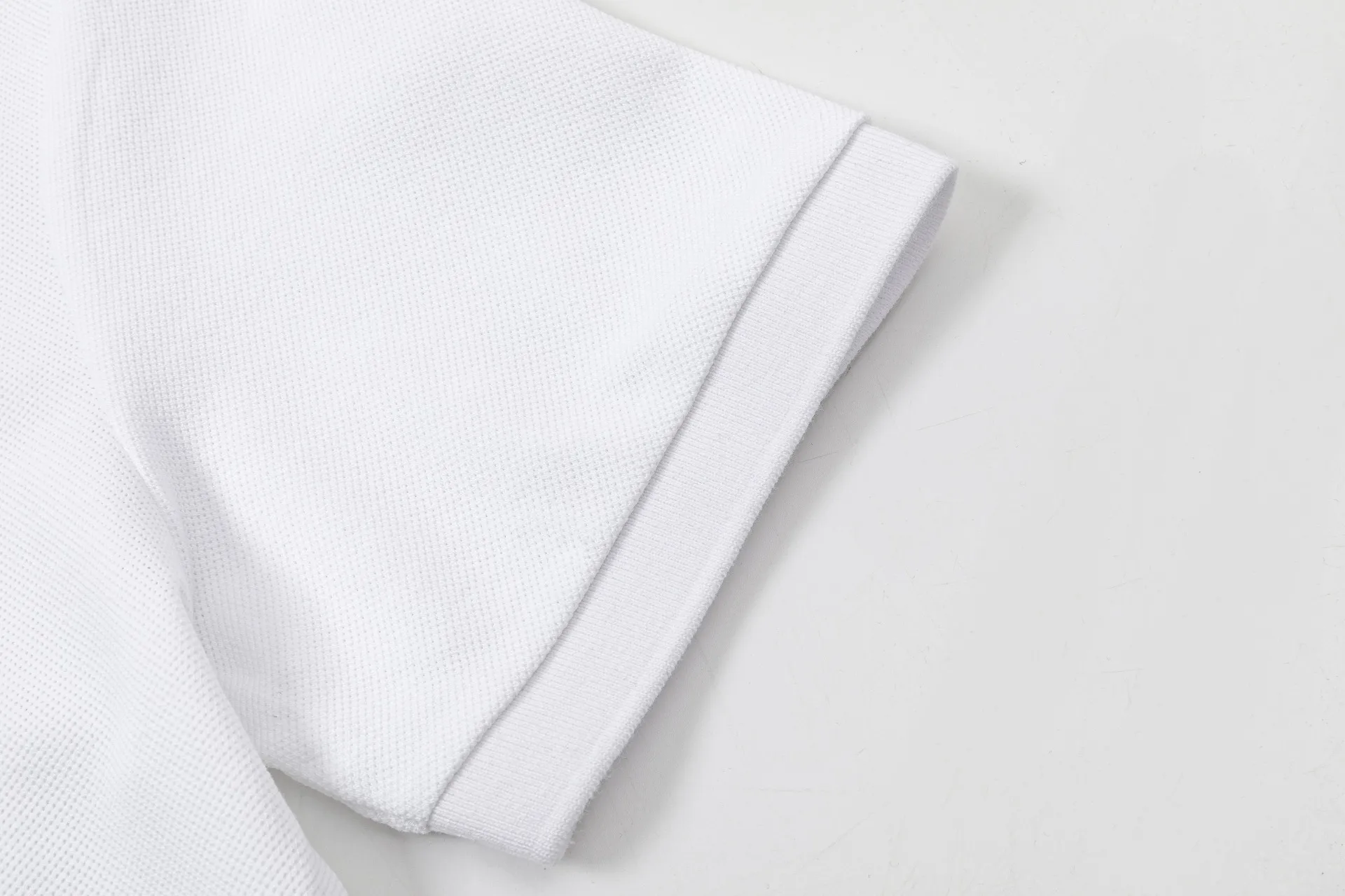 Moncler POLO Polo Polo Classic ， 。 Polo ， Classic 。Classic ， 。 。 ：Black White Size：MLXLXXL